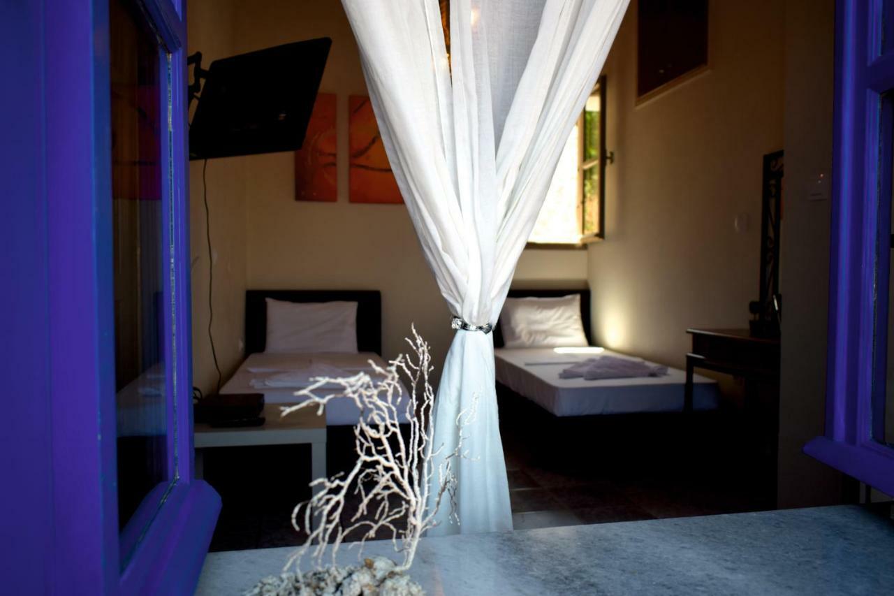 Occasus Room Chalki Town Екстер'єр фото
